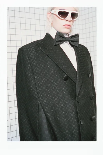 Look 10